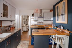 Kitchen / Breakfast Room- click for photo gallery